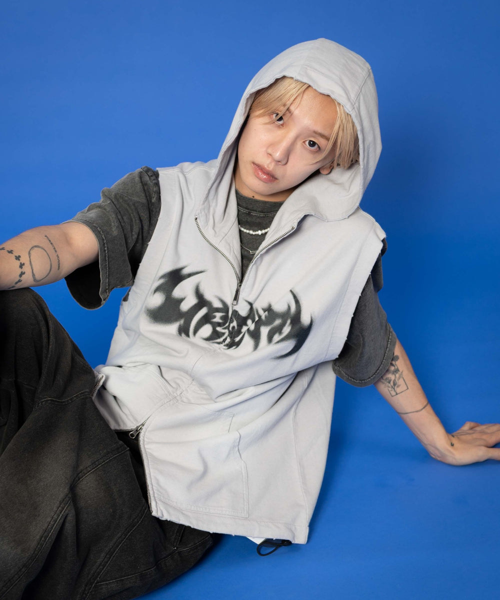 グレー　モデル:175cm L着用