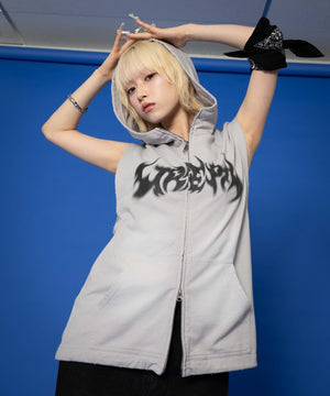 グレー　モデル:158cm M着用