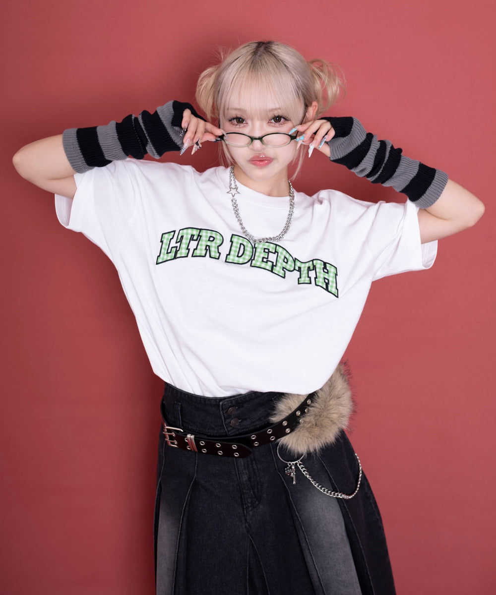 ホワイト モデル：160cm L着用