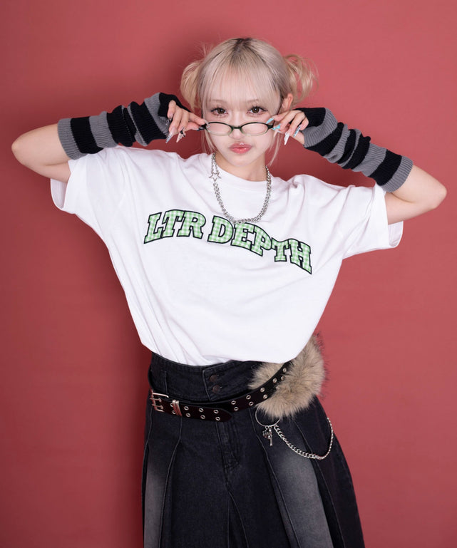 ホワイト モデル：160cm L着用