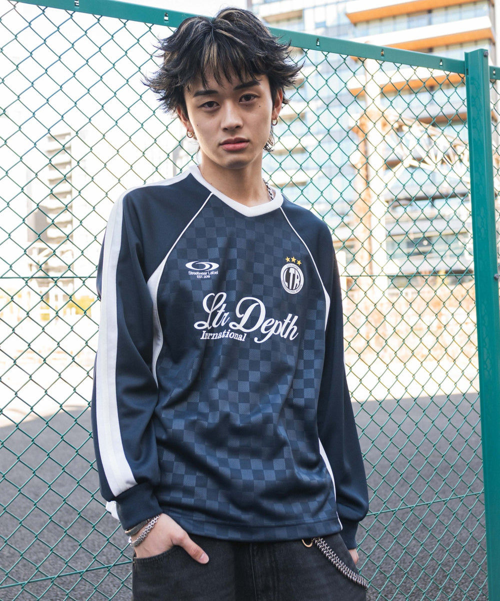 ネイビー　モデル:180cm L着用