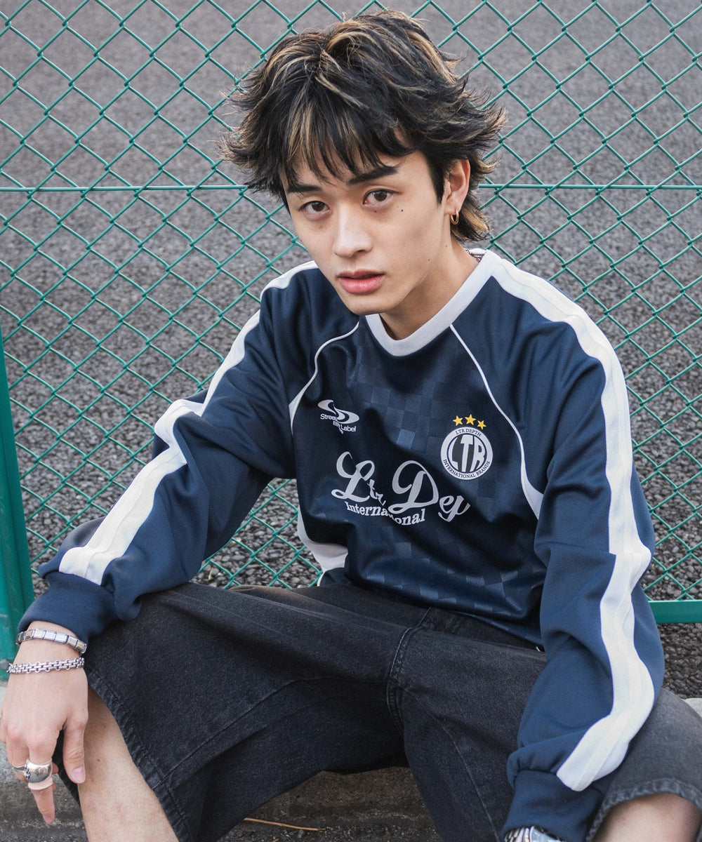 ネイビー　モデル:180cm L着用