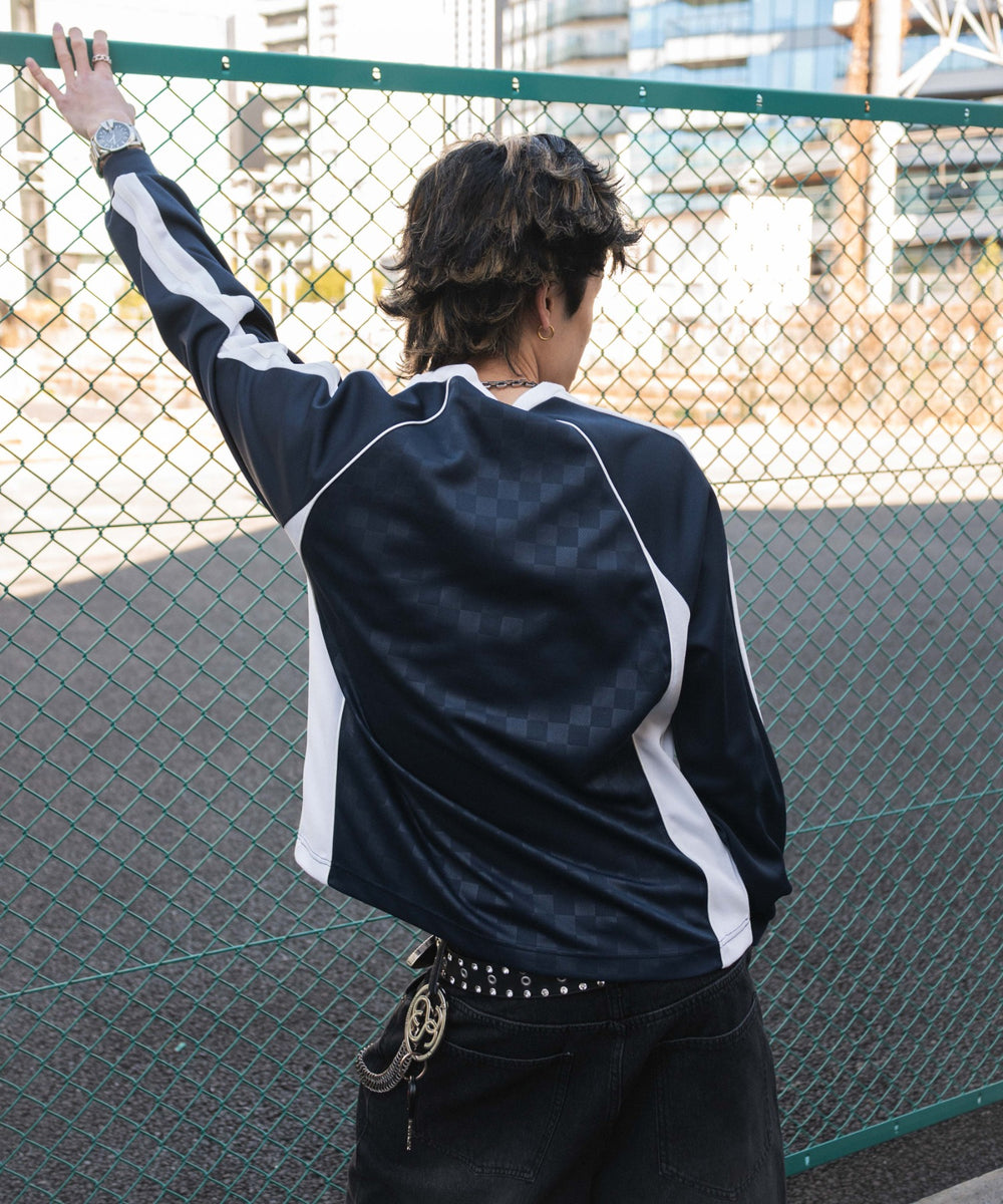 ネイビー　モデル:180cm L着用