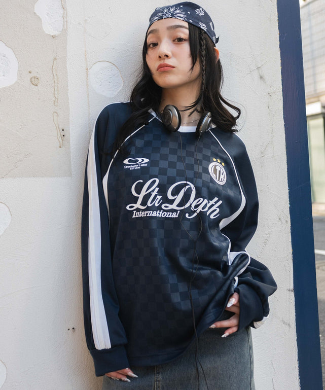 ネイビー　モデル:160cm M着用