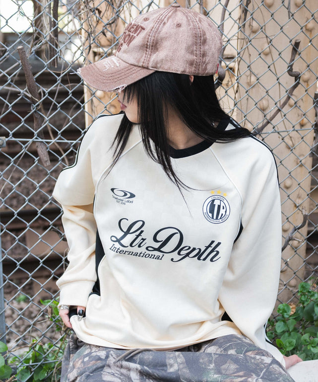 ホワイトアイボリー　モデル:160cm M着用