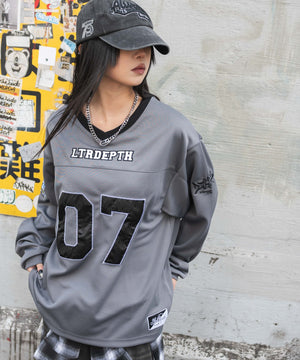 グレー　モデル:160cm M着用