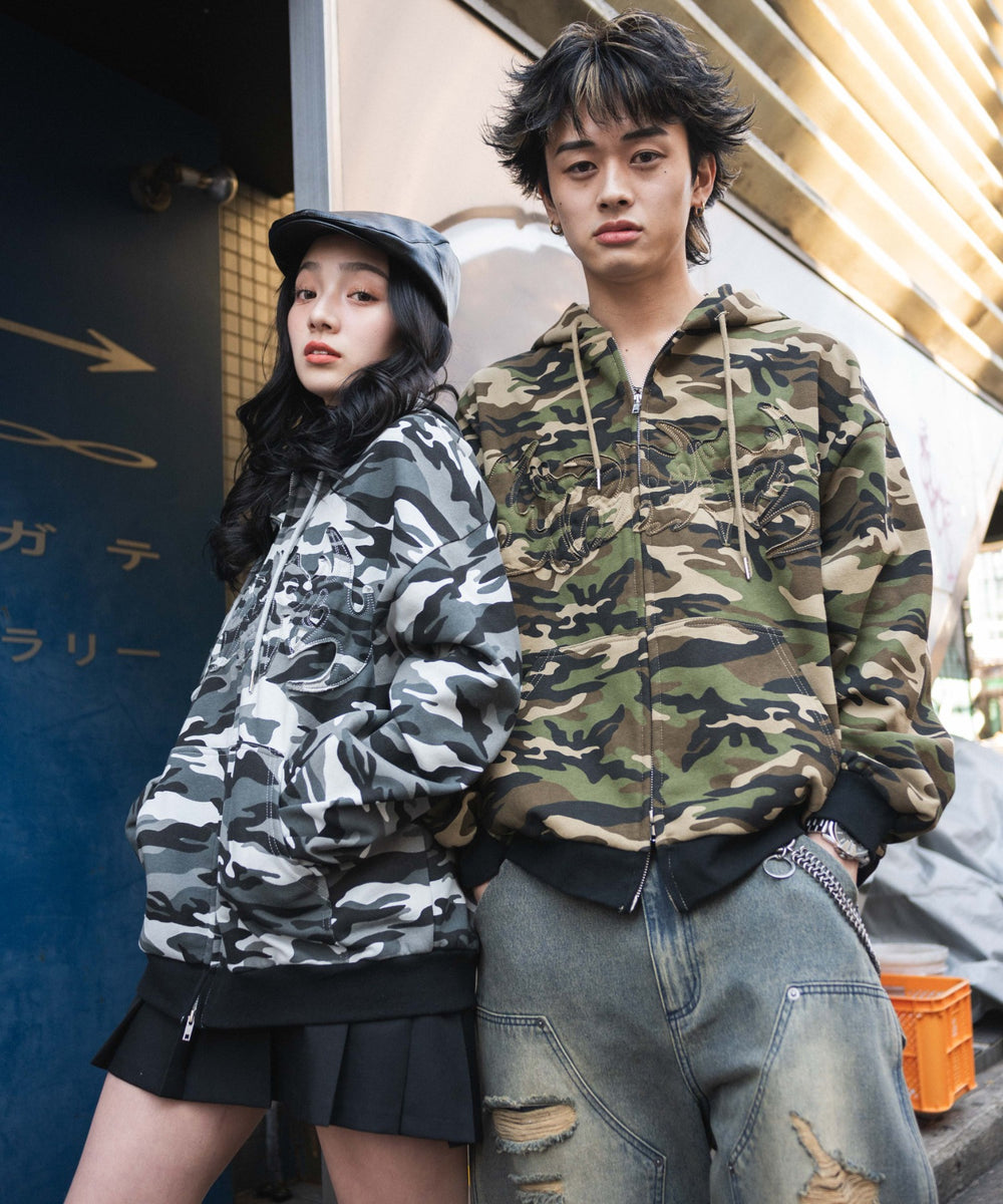 カモフラグラフィックZIPパーカー