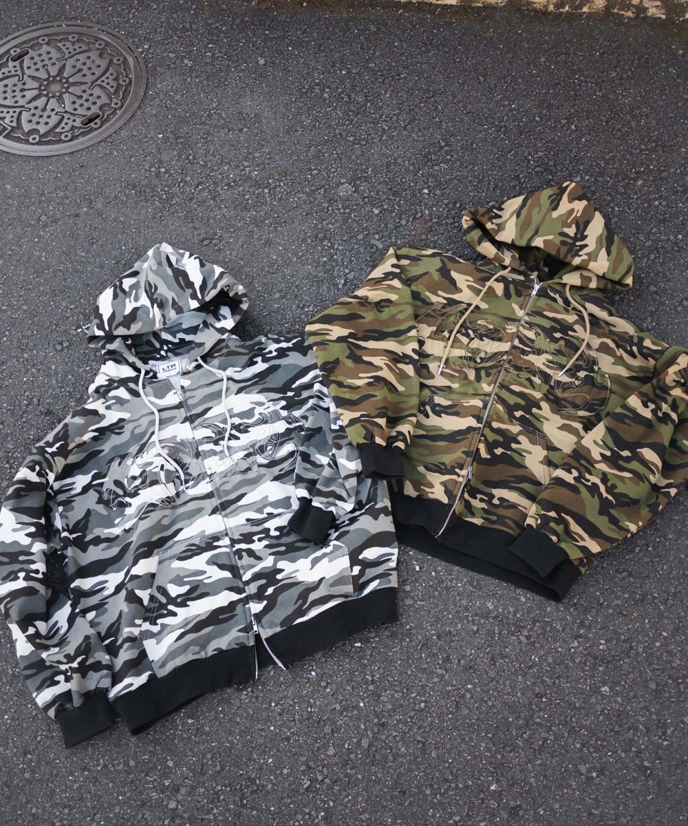 カモフラグラフィックZIPパーカー