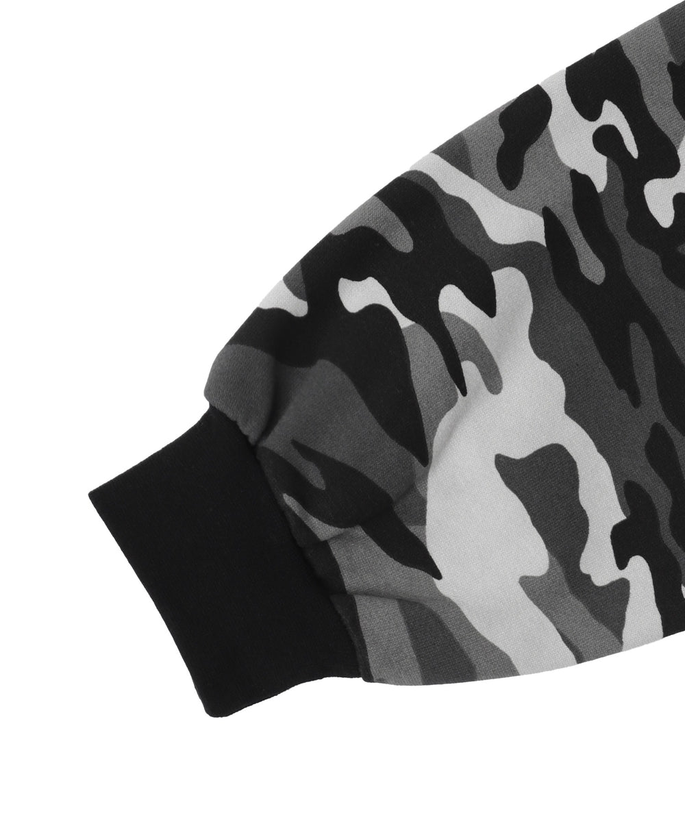 カモフラグラフィックZIPパーカー