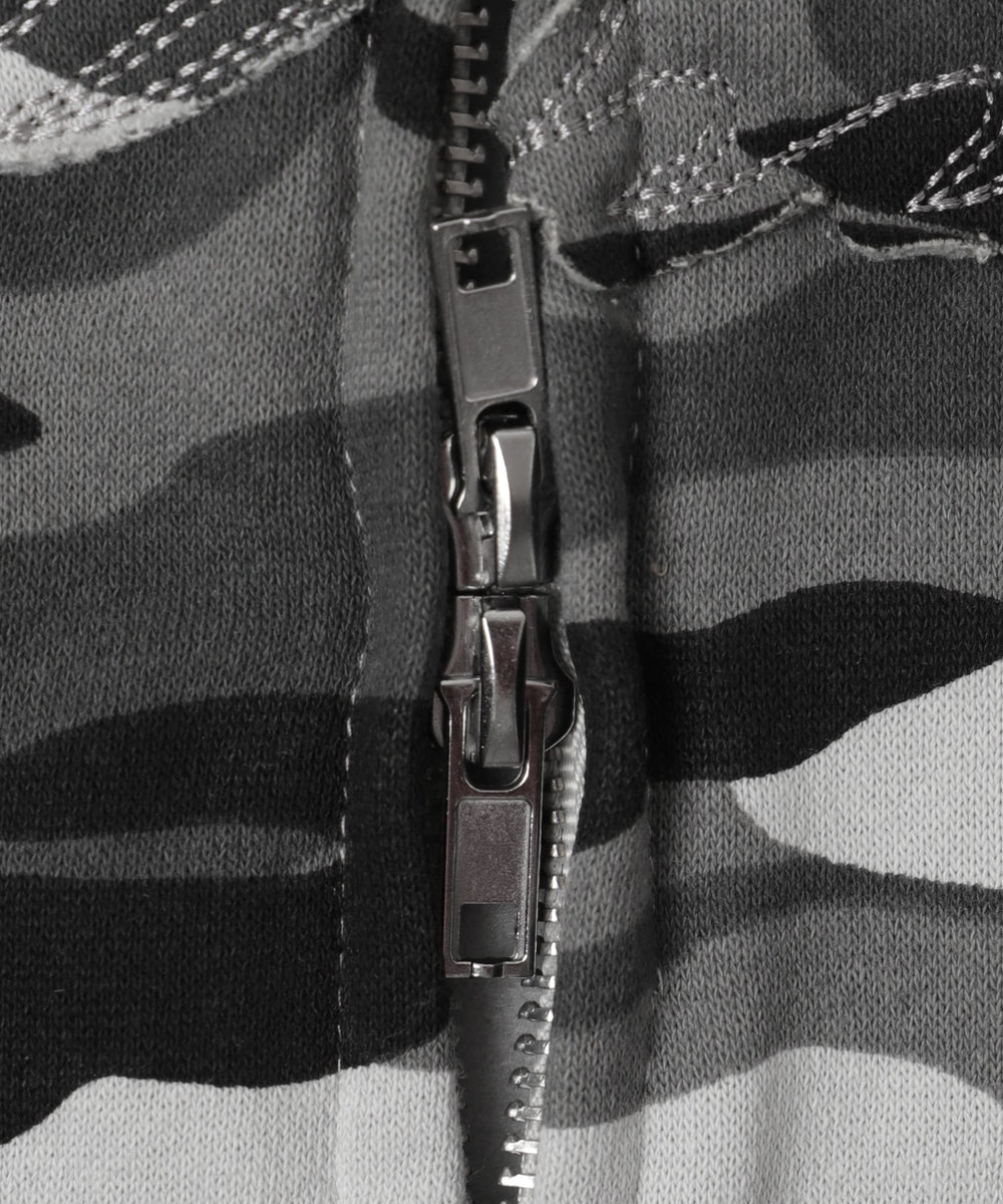 カモフラグラフィックZIPパーカー