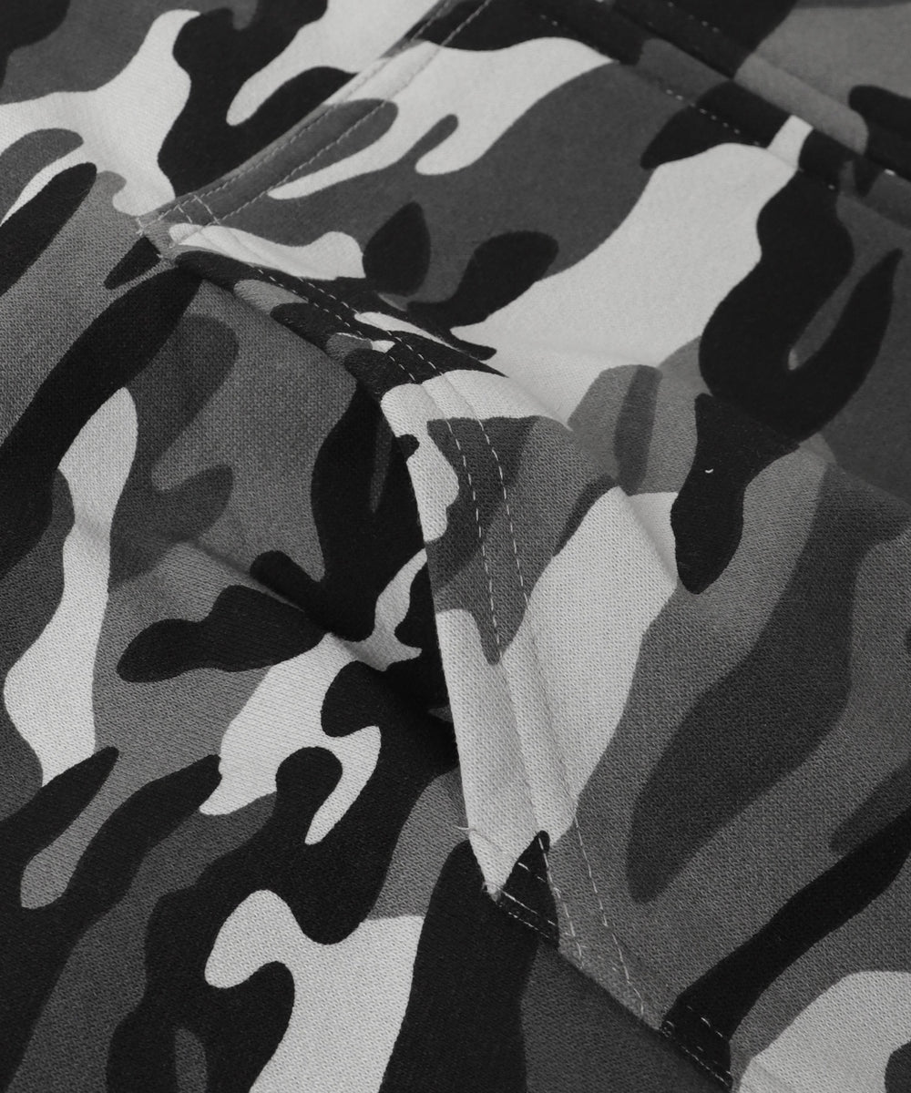 カモフラグラフィックZIPパーカー