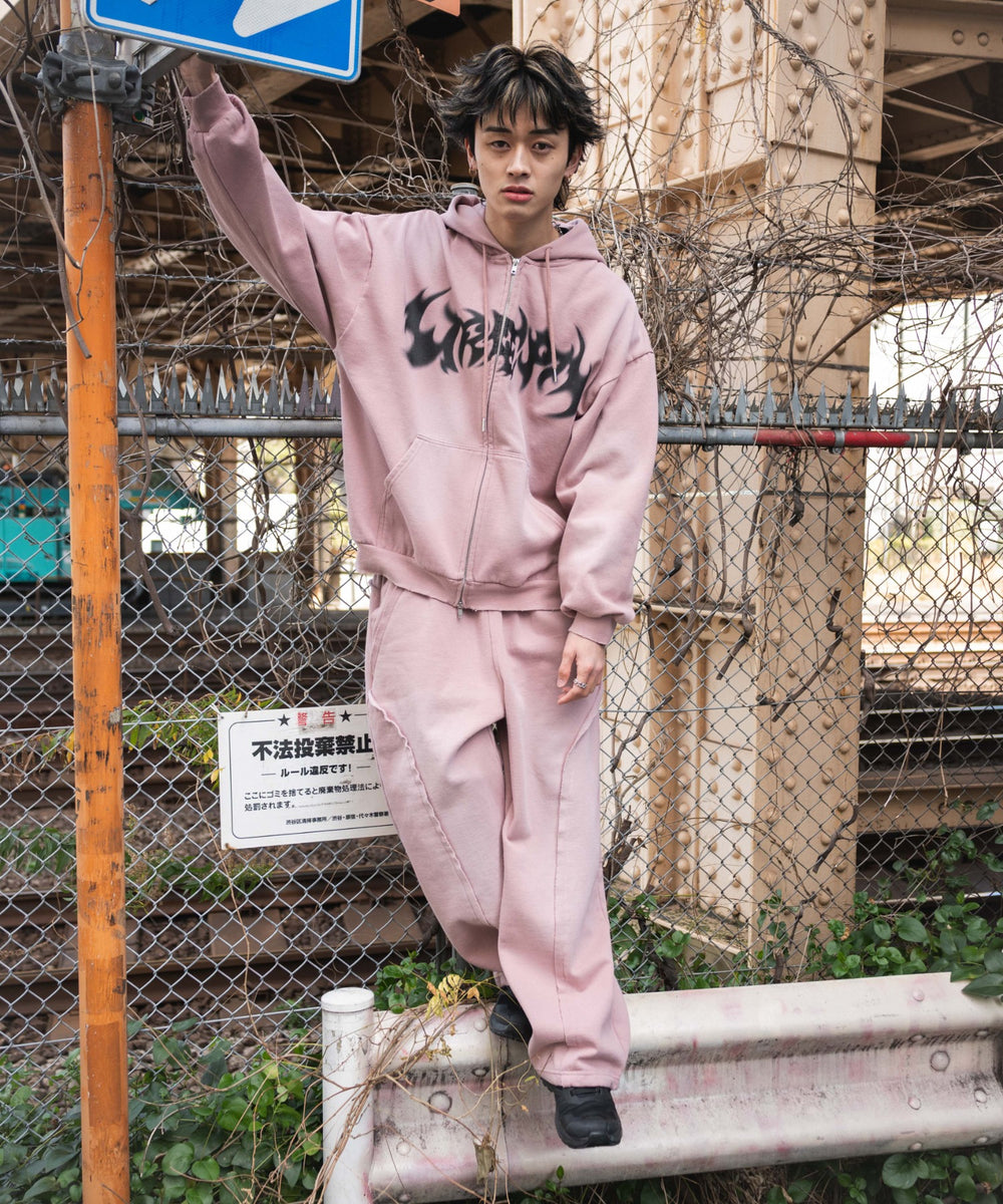 ピンク　モデル:180cm L着用