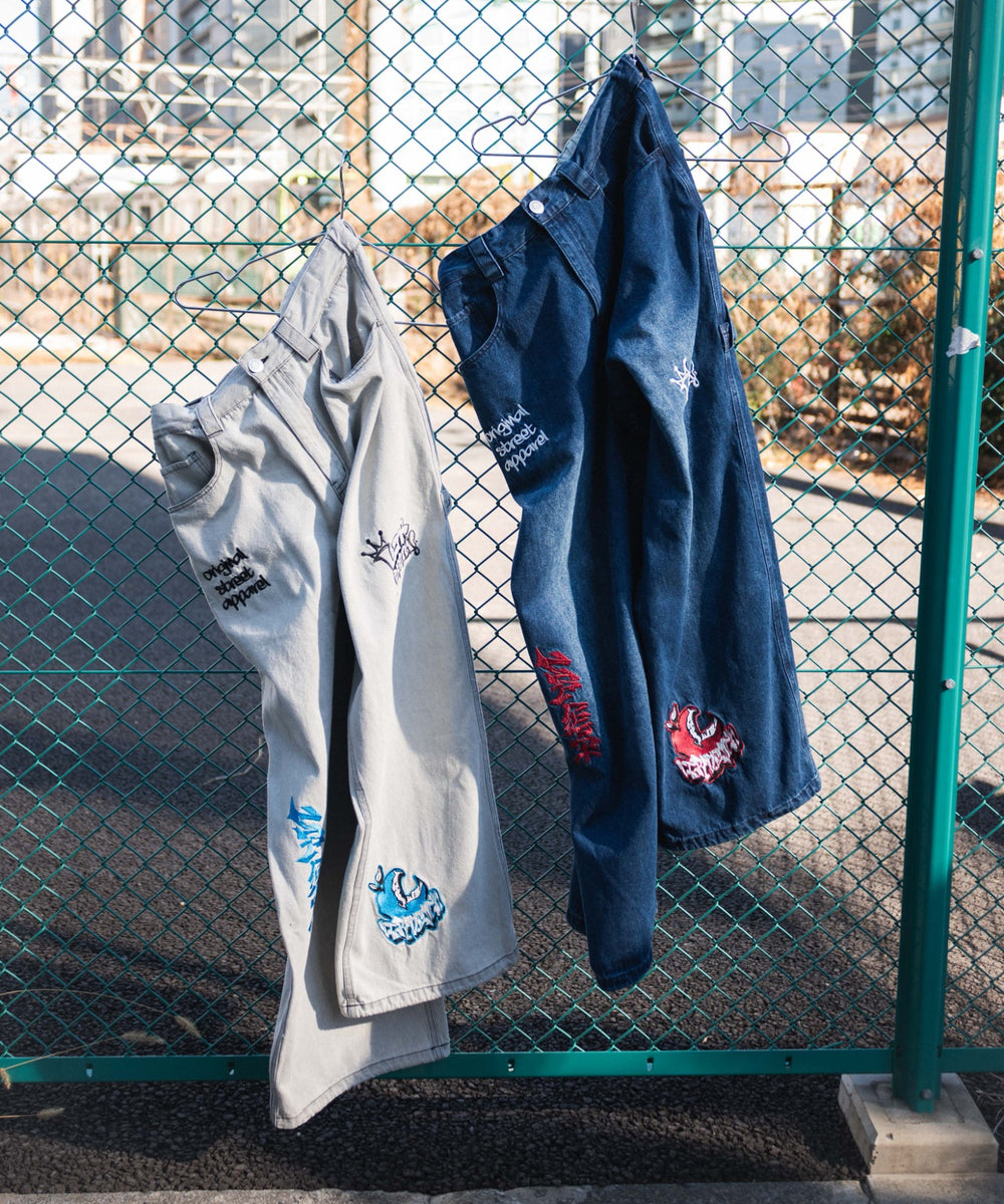 グラフィックデニムパンツ