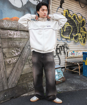 オフホワイト　モデル:171cm L着用