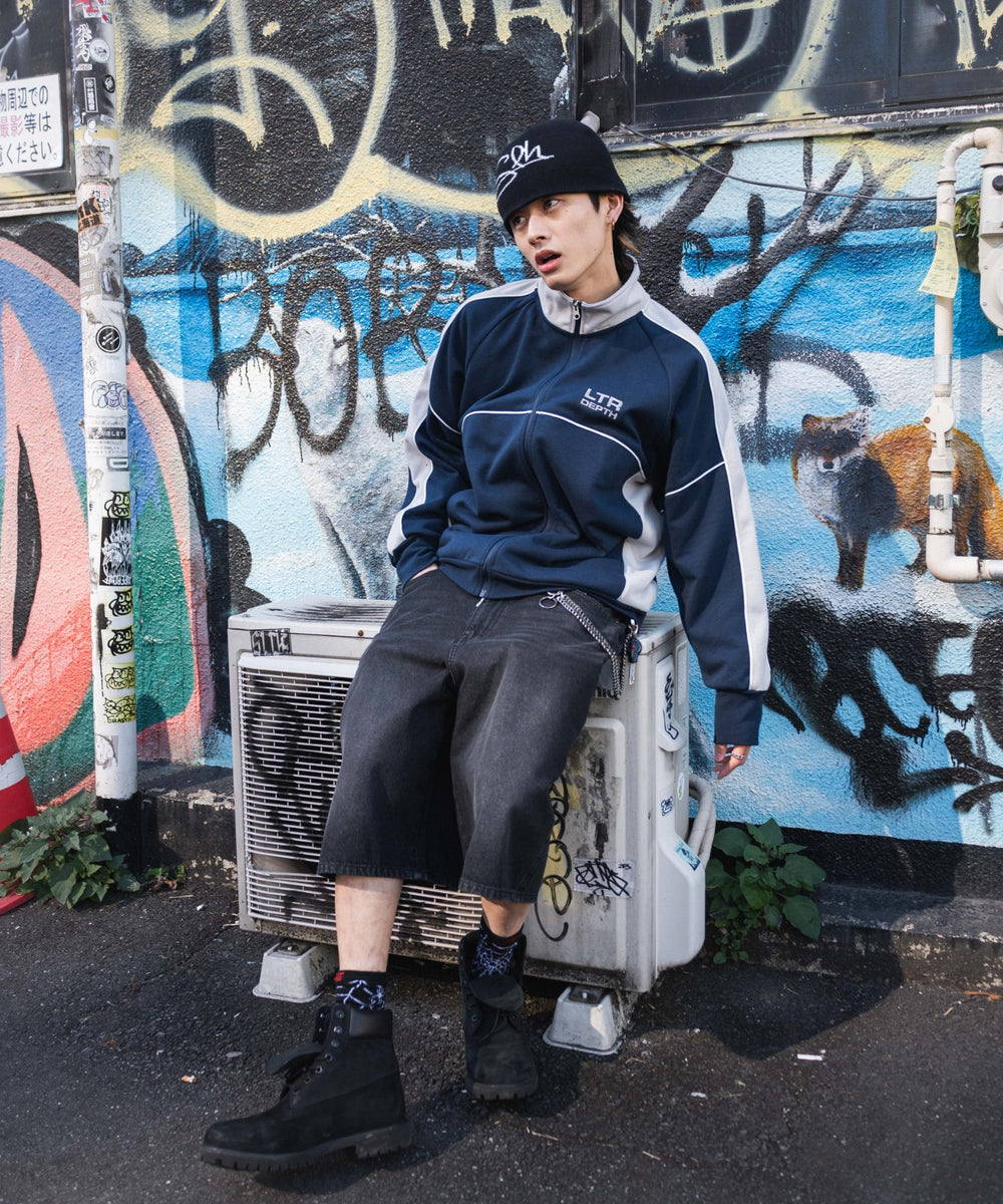 ネイビー　モデル:180cm L着用