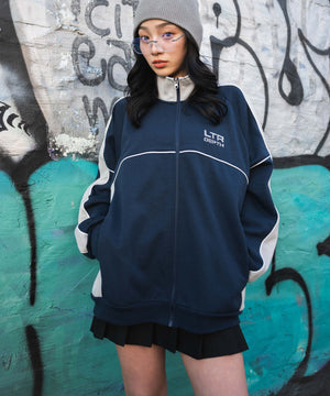 ネイビー　モデル:160cm L着用