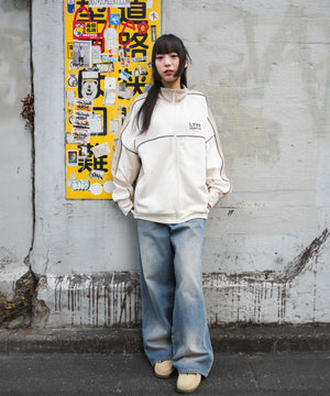 オフホワイト　モデル:160cm L着用