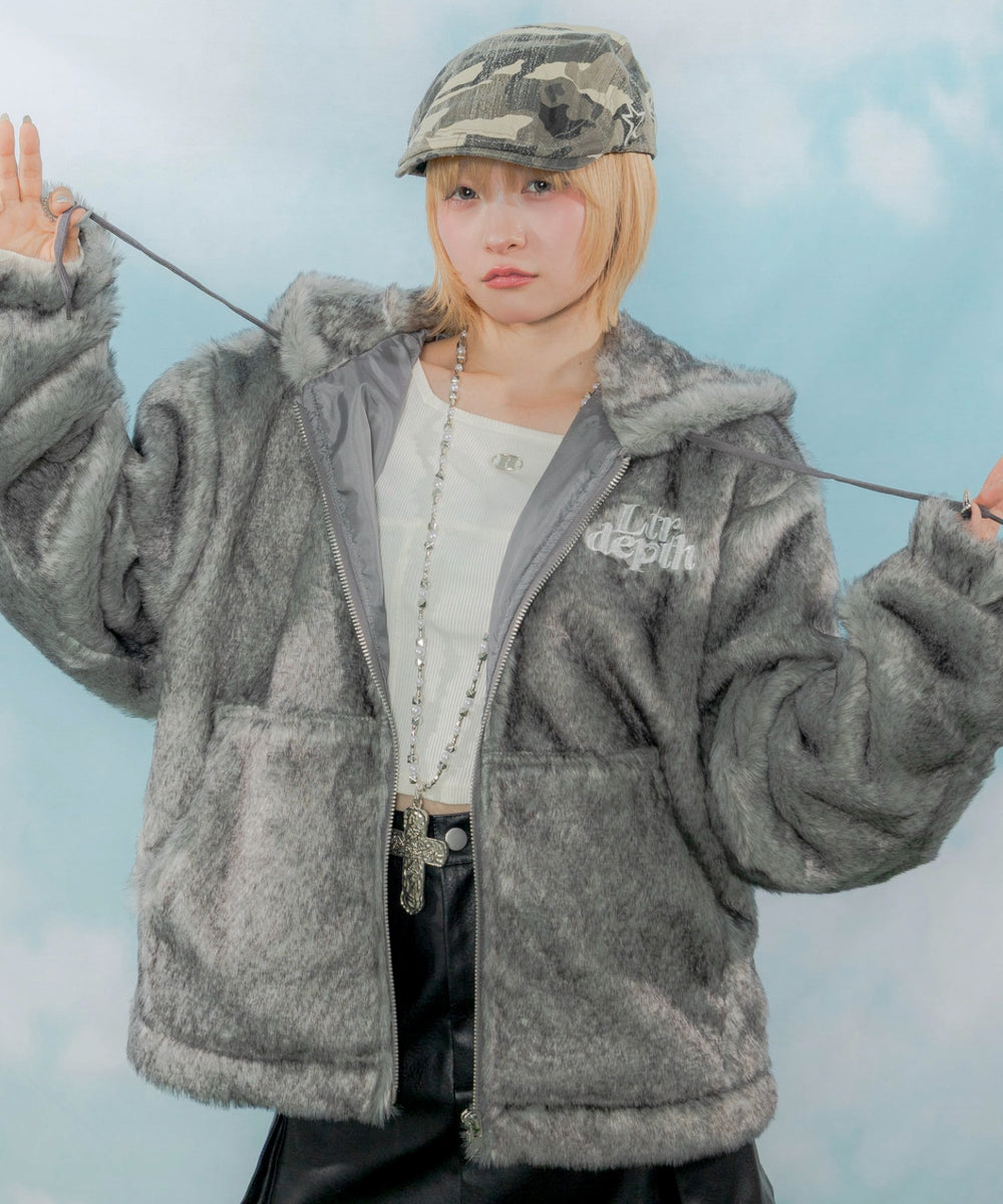 グレーソノタ モデル：154cm M着用