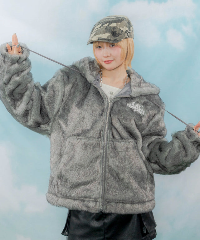 グレーソノタ モデル：154cm M着用