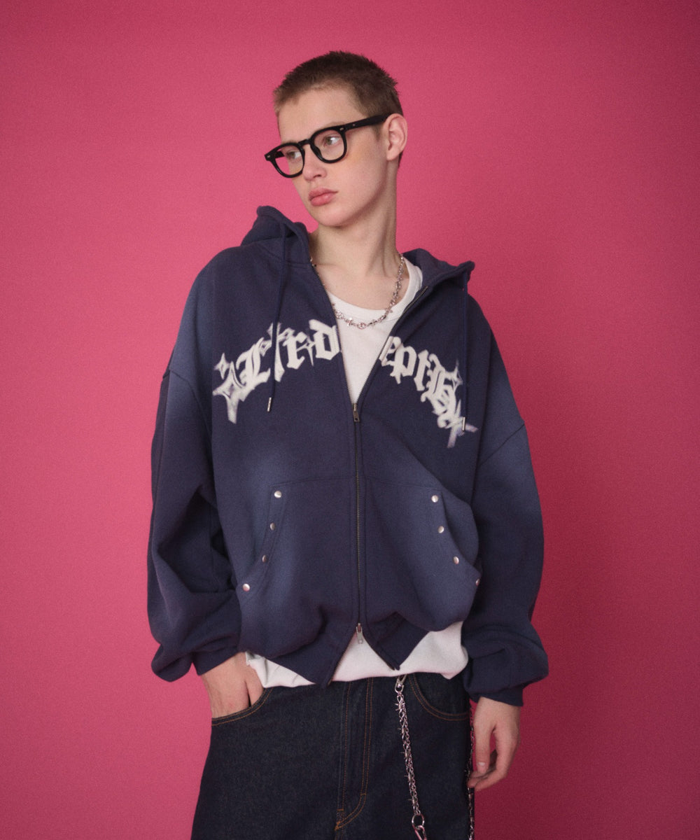 ネイビー　モデル：178cm Lサイズ着用