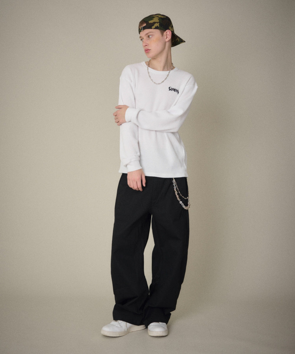 ホワイト　モデル：178cm Lサイズ着用