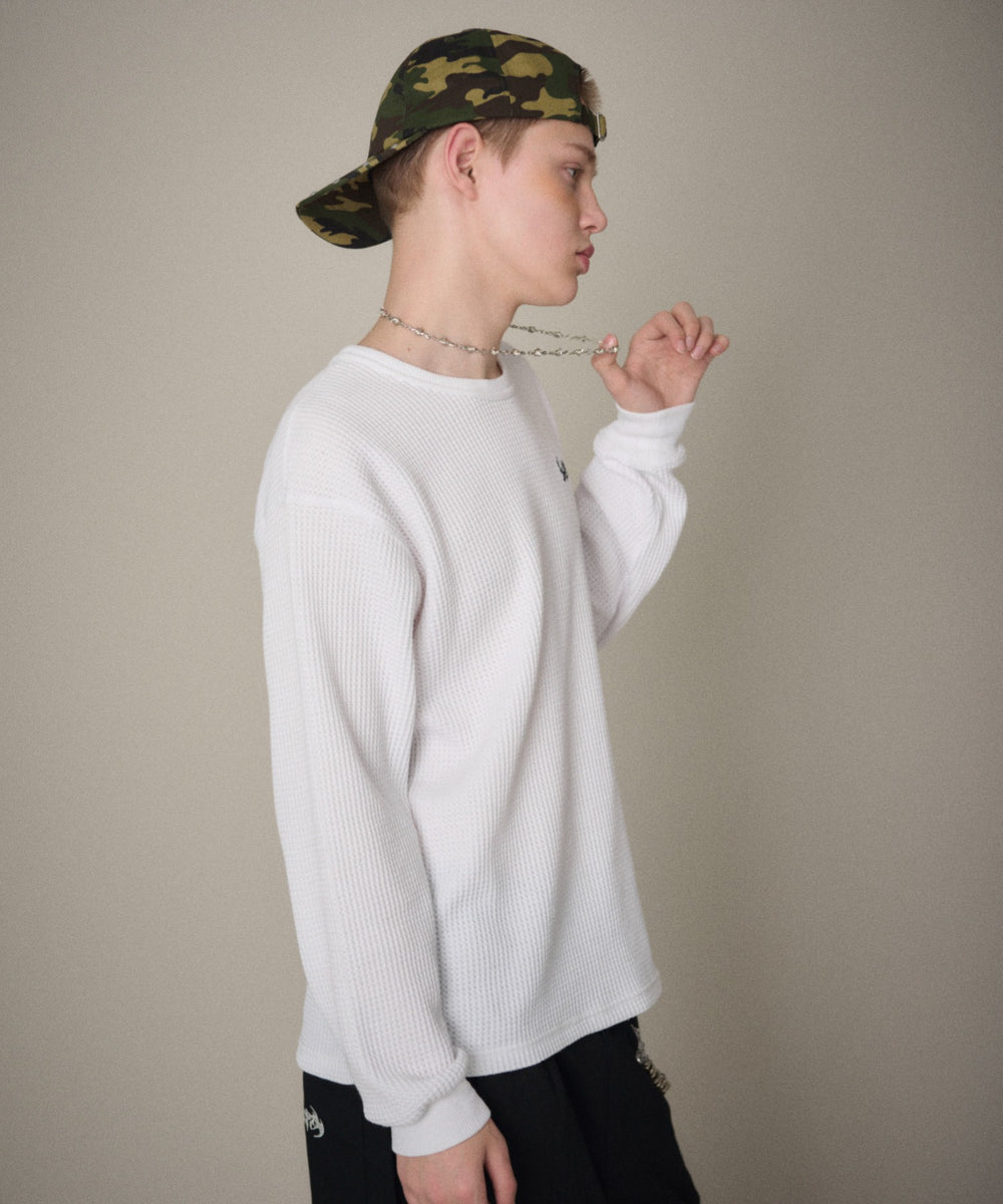 ホワイト　モデル：178cm Lサイズ着用