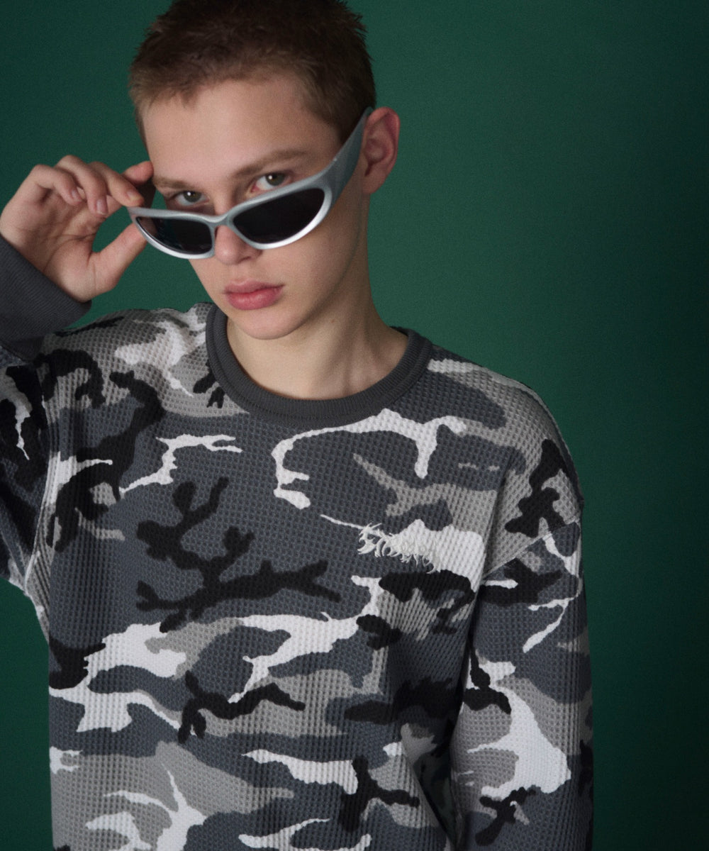 柄１　モデル：178cm Lサイズ着用