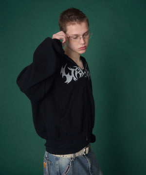 ブラック　モデル：178cm Lサイズ着用