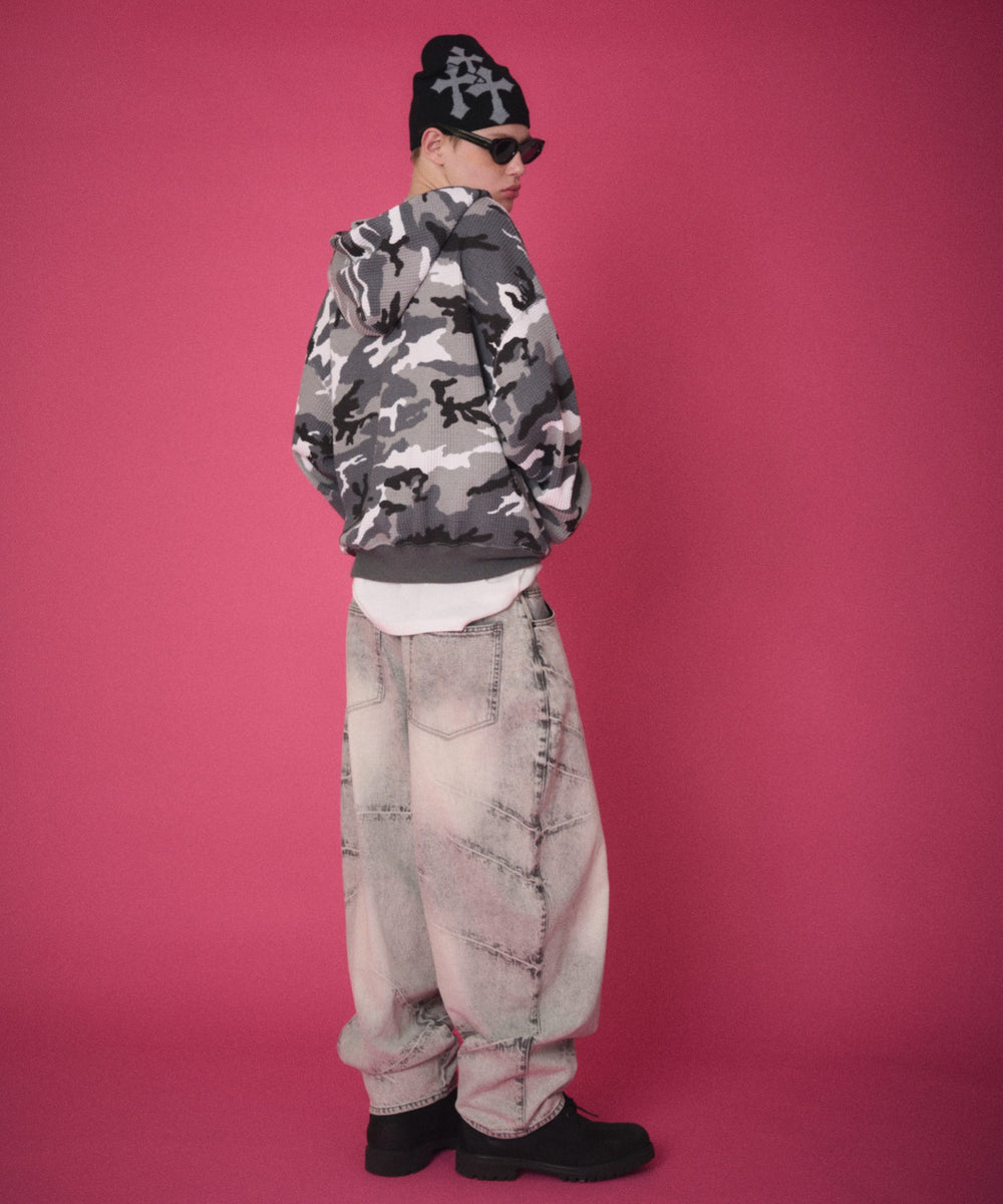 柄1　モデル：178cm Lサイズ着用