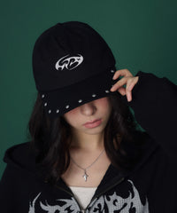 スタッズロゴキャップ