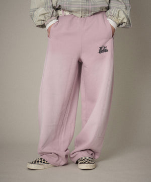 ピンク　モデル：178cm Lサイズ着用