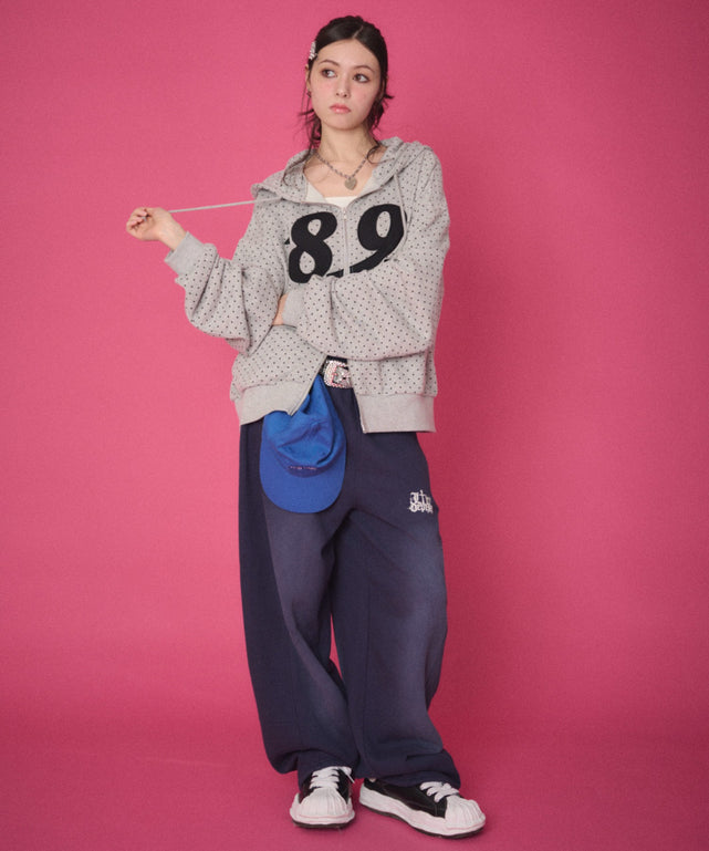 ネイビー　モデル：163cm Mサイズ着用