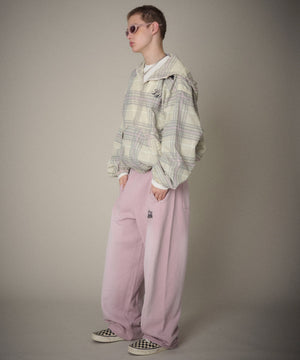 ピンク　モデル：178cm Lサイズ着用