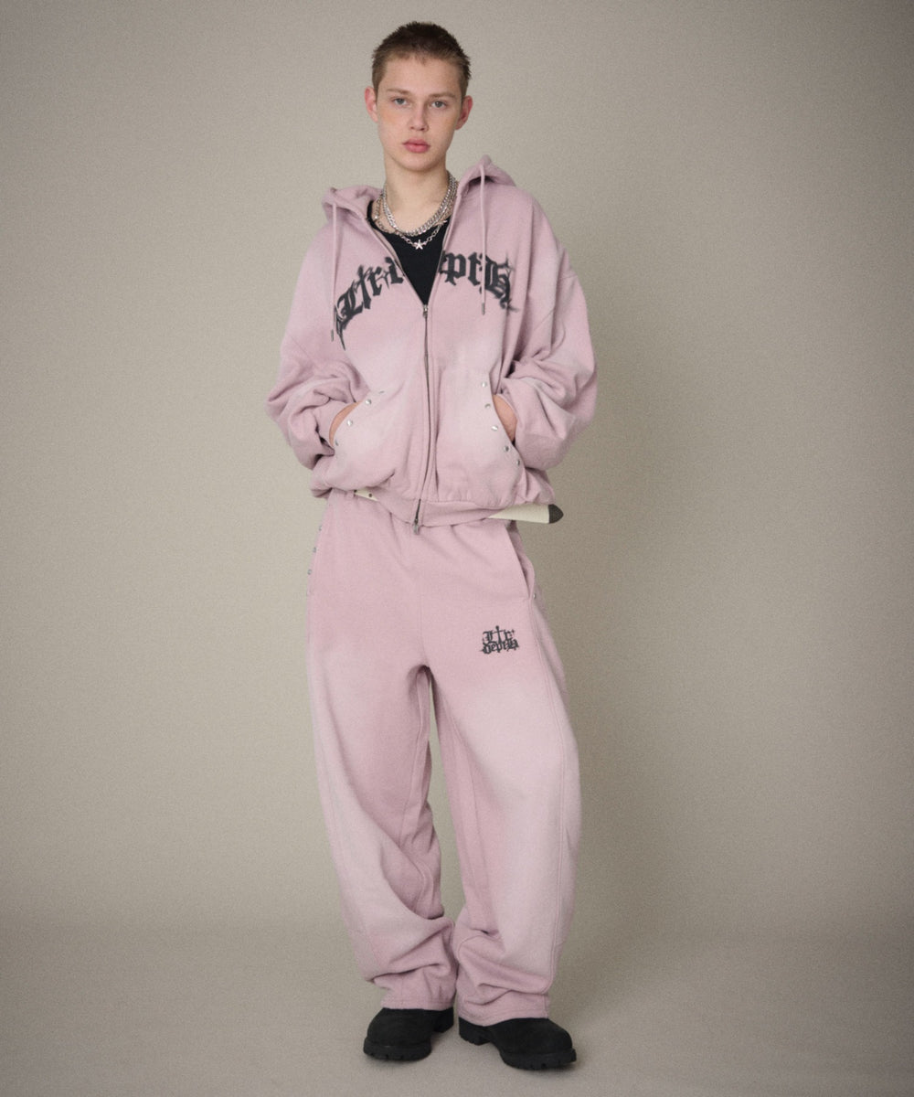 ピンク　モデル：178cm Lサイズ着用