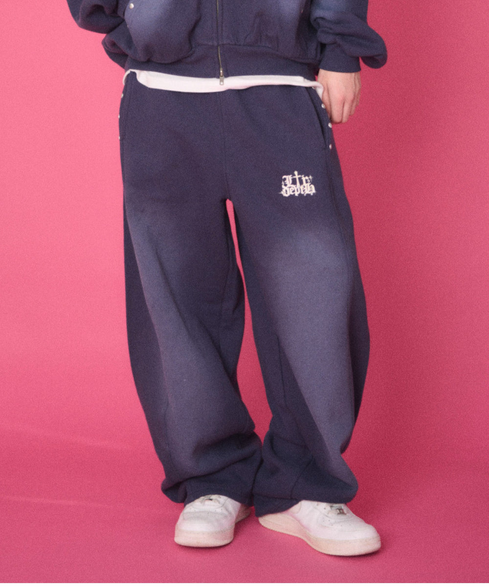 ネイビー　モデル：178cm Lサイズ着用