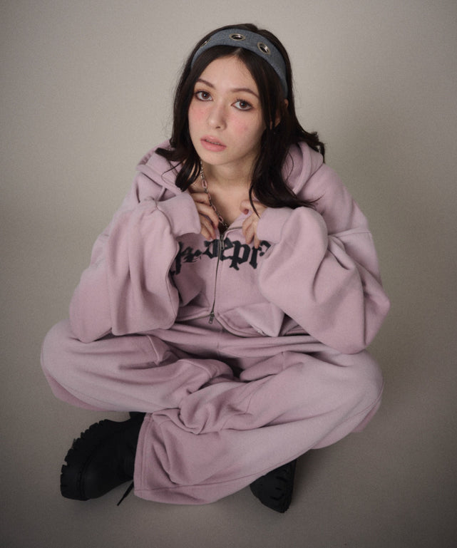 ピンク　モデル：163cm Mサイズ着用