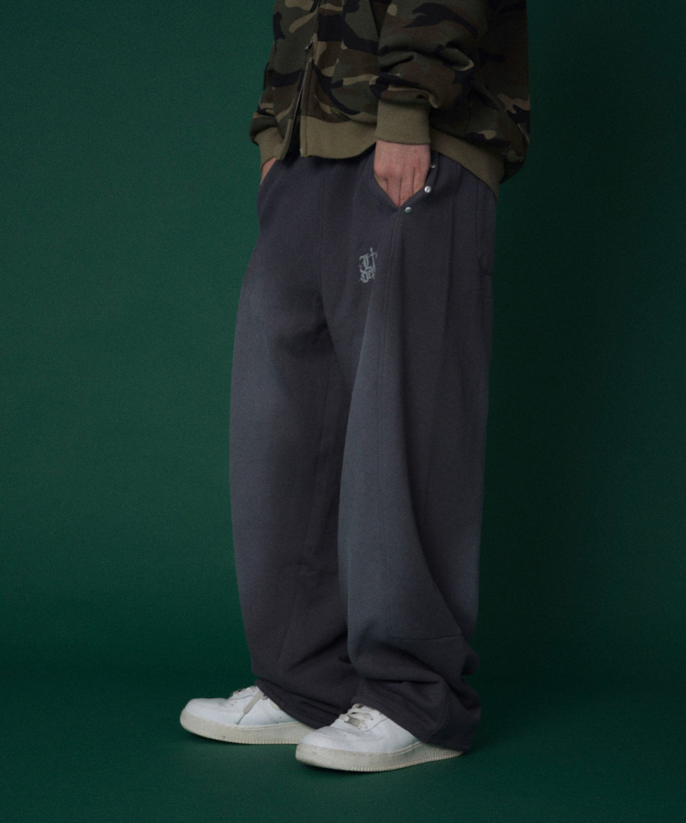 スミクロ　モデル：178cm Lサイズ着用