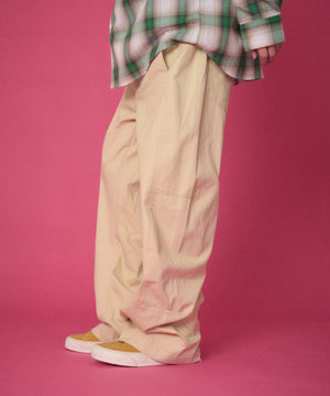 ベージュ　モデル：178cm Lサイズ着用