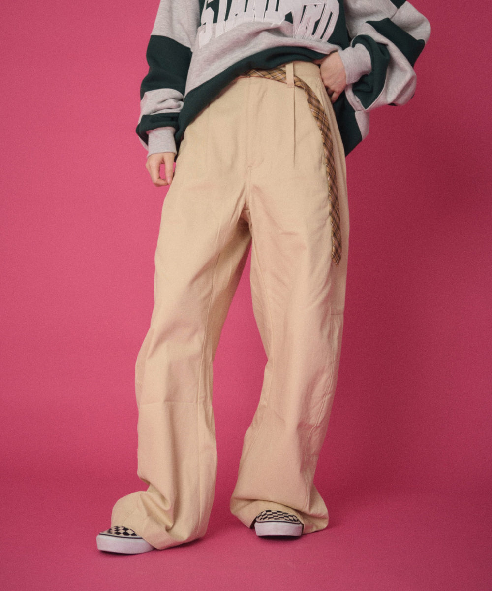 ベージュ　モデル：163cm Mサイズ着用