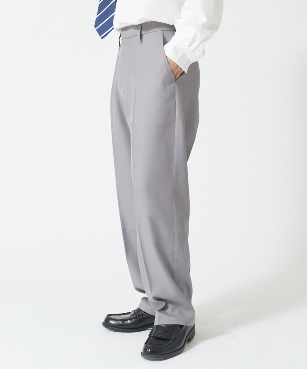 グレー モデル:167cm L着用