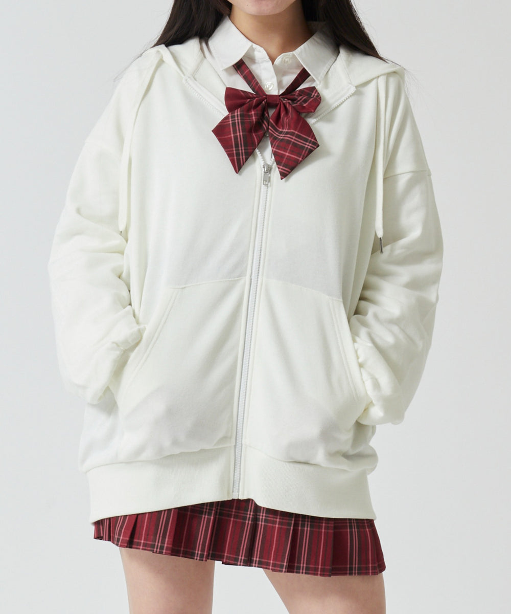 オフホワイト モデル:160cm F着用