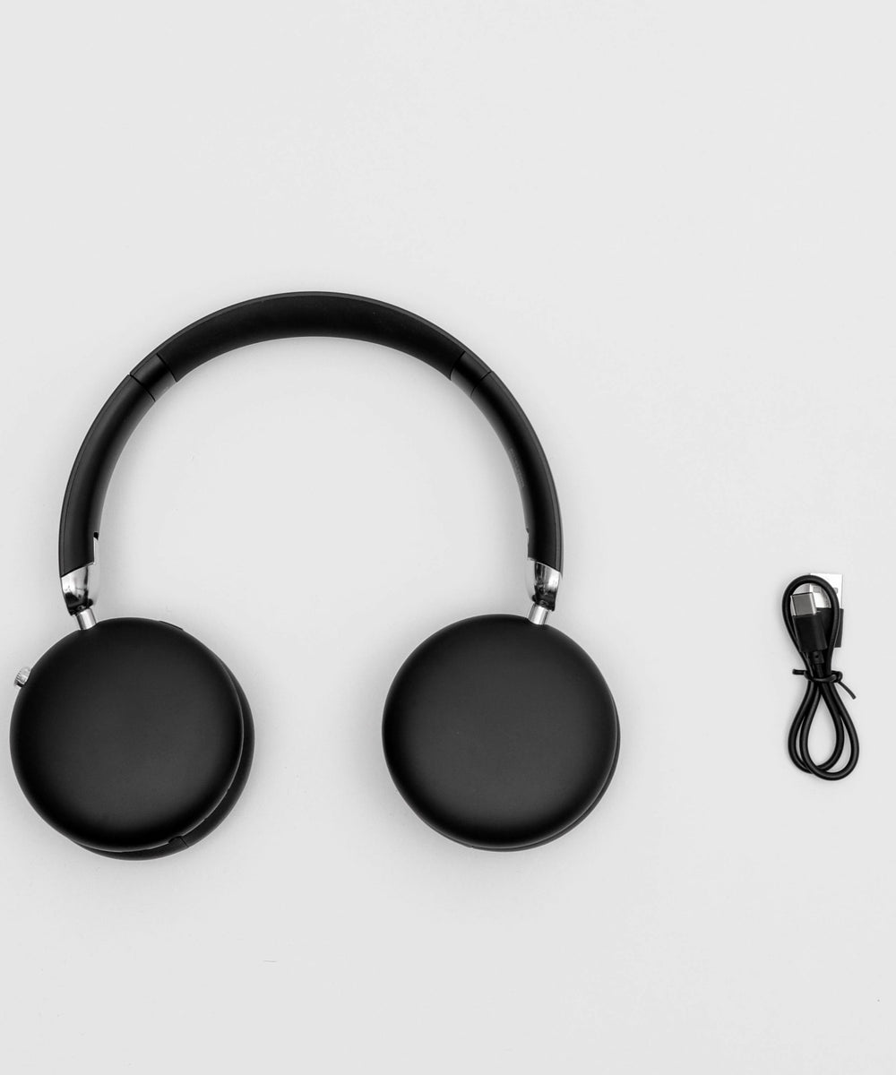 ワイヤレスヘッドホン