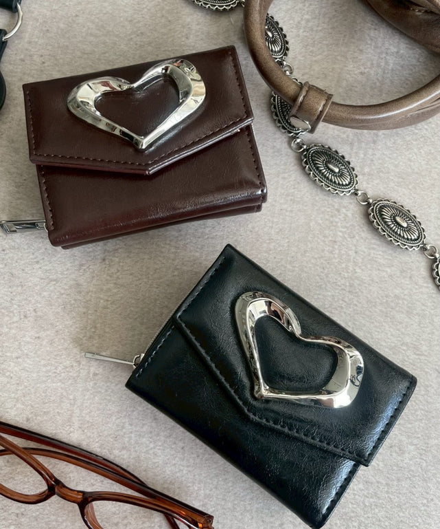 左：ブラウン　右：ブラック