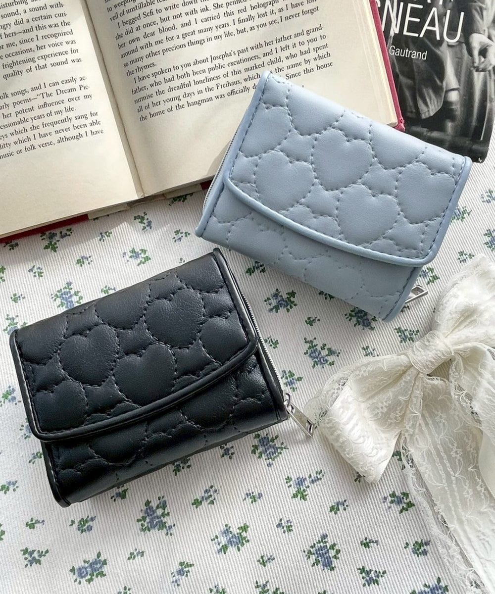 左：ブラック　右：サックス