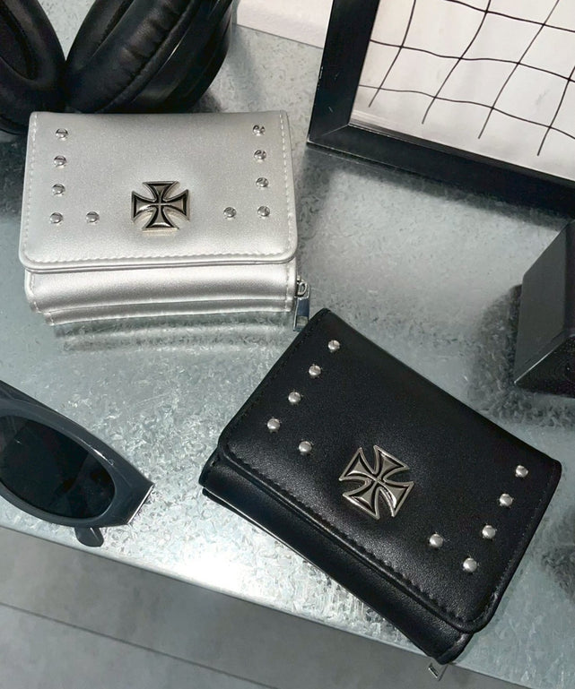 左：シルバー　右：ブラック