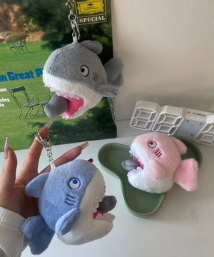 ふりふりシャークぬいぐるみキーホルダー