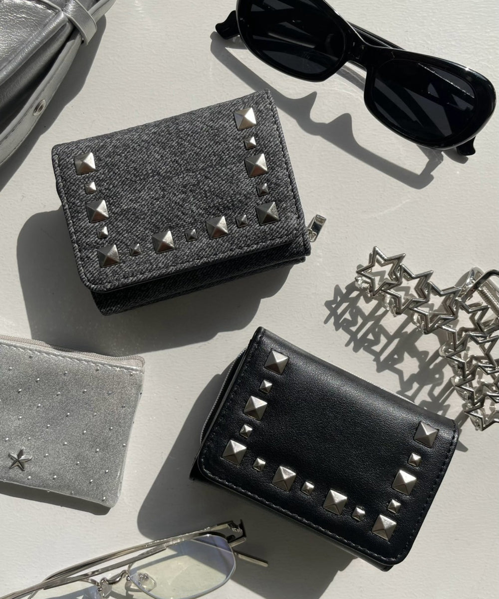 スクエアスタッズウォレット