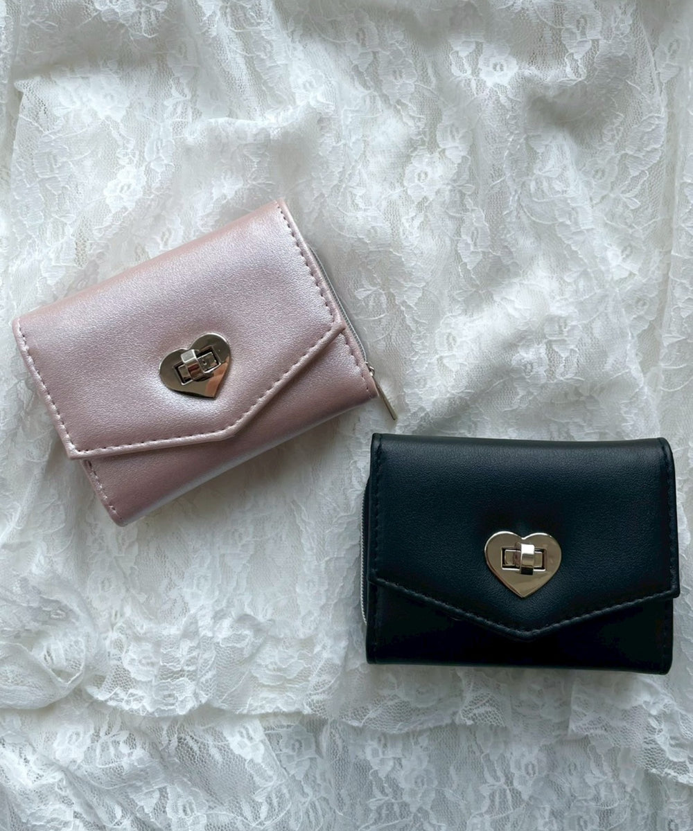 左：Lピンク　右：ブラック