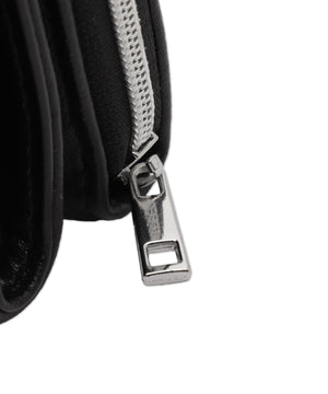 ハートレターフラップウォレット