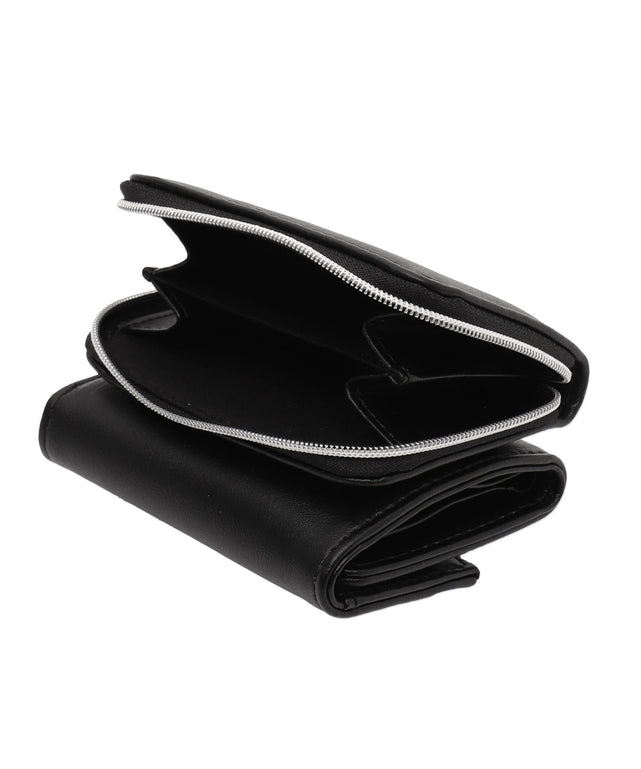 ハートレターフラップウォレット